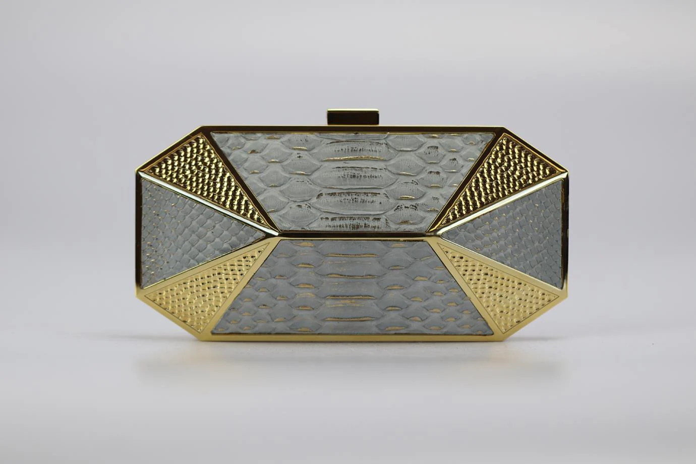 STARK PYTHON AND GOLD TONE CLUTCH - Image 4
