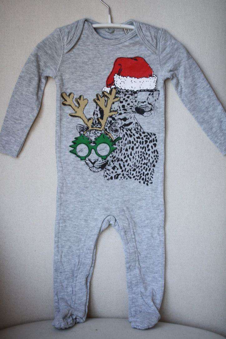 STELLA MCCARTNEY KIDS BABY RUFUS CHRISTMAS BABYGROW 9 MONTHS - Image 3
