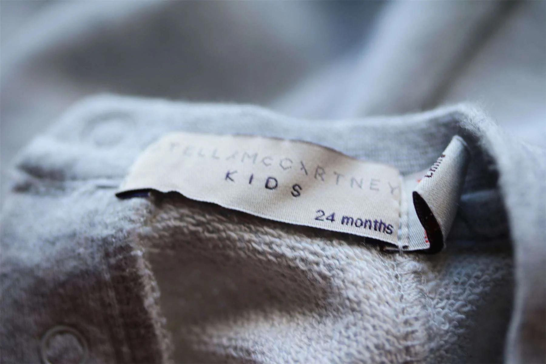 STELLA MCCARTNEY KIDS GREY JERSEY JIMBO BABYGROW 24 MONTHS - Image 4