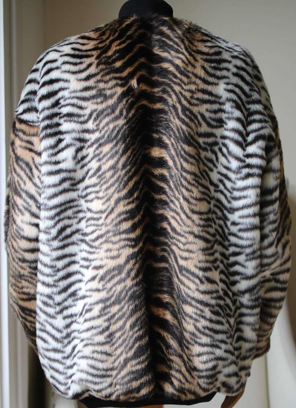 STELLA MCCARTNEY TIGER PRINT FAUX FUR BOMBER JACKET IT 36 UK 4 - Image 4