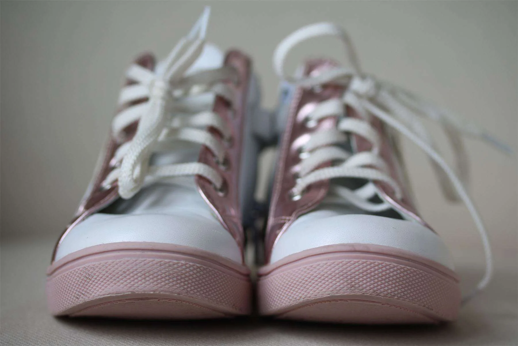 STEP2WO GIRLS WHITE HIGH-TOP TRAINERS EU 29 UK 11 - Image 2