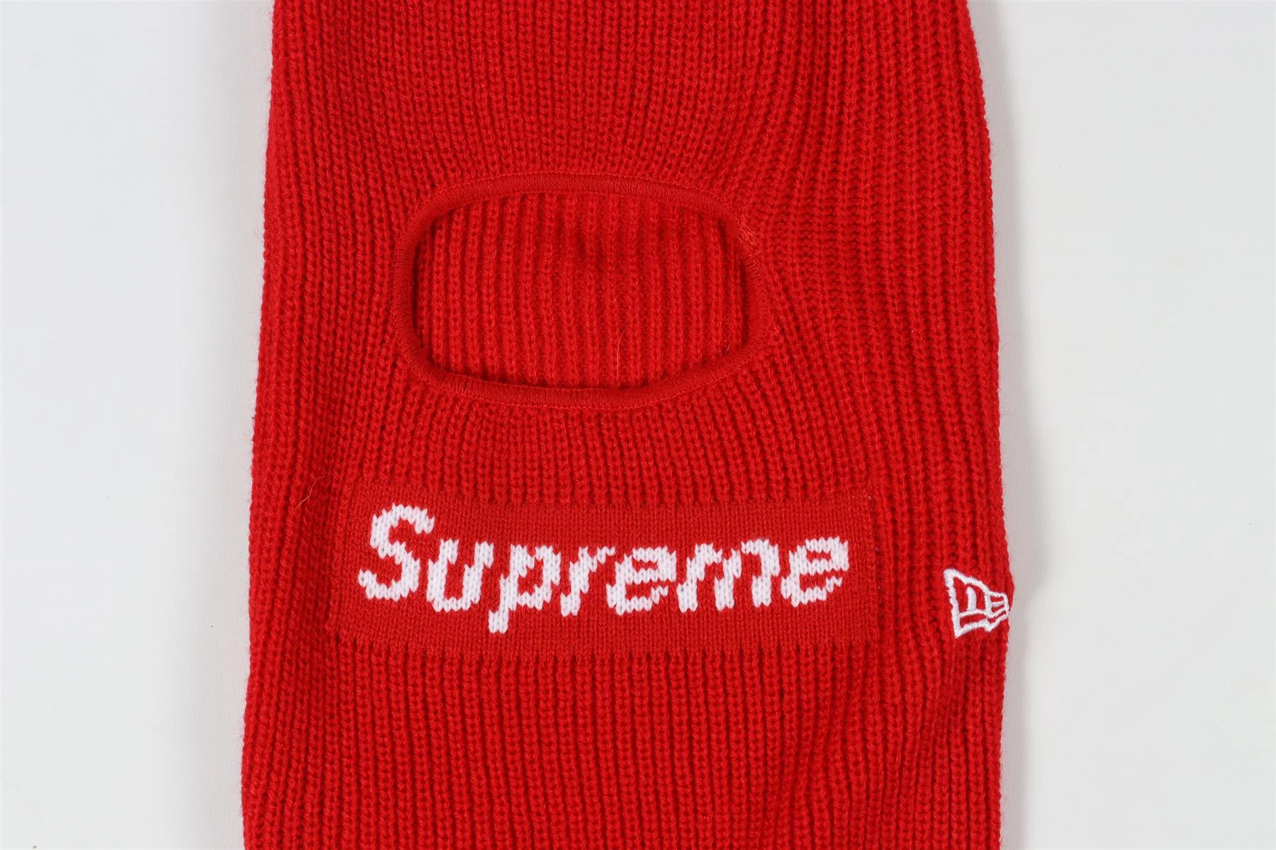 SUPREME + NEW ERA RED KNIT BALACLAVA ONE SIZE - Image 3