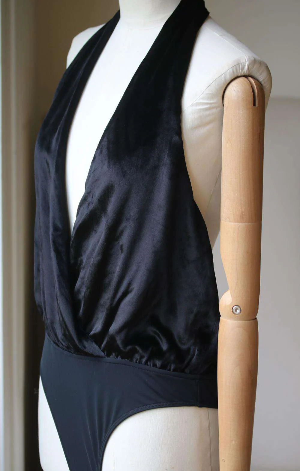 THE JETSET DIARIES SASKIA VELVET BODYSUIT MEDIUM - Image 5