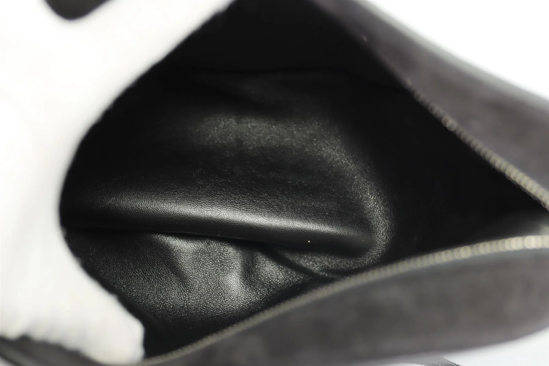 THE ROW BLACK SLOUCHY BANANA SMALL LEATHER SHOULDER BAG - Image 11