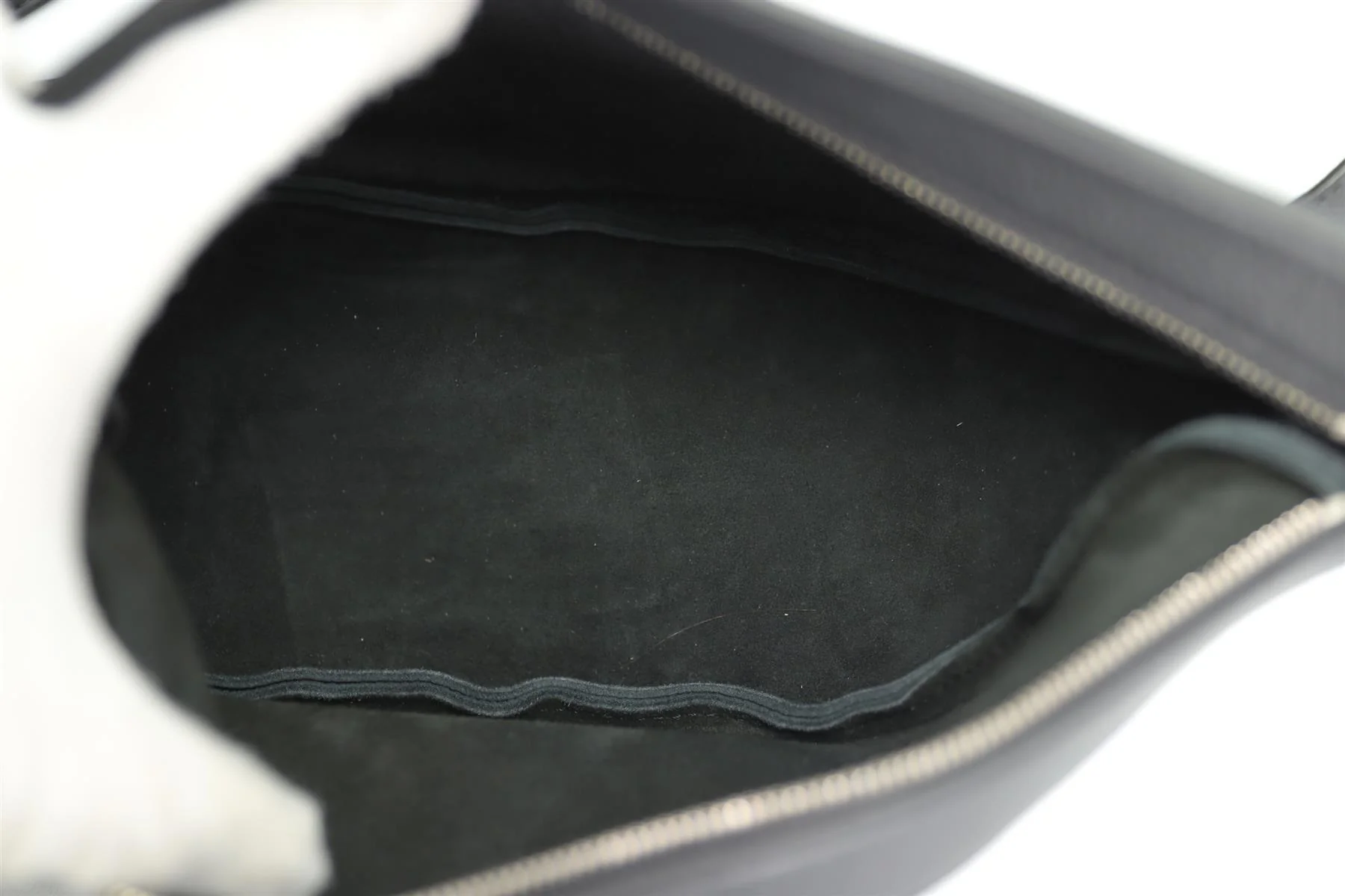 THE ROW BLACK SLOUCHY BANANA SMALL SUEDE SHOULDER BAG - Image 11