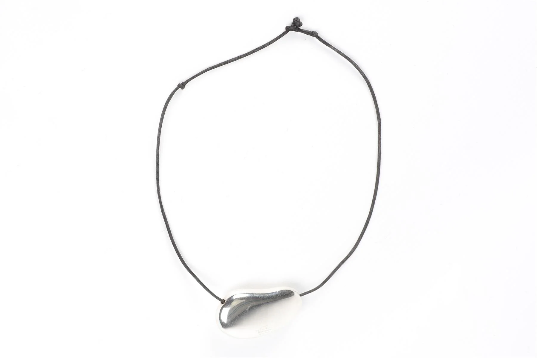 TIFFANY & CO + ELSA PERETTI BEAN STERLING SILVER AND ROPE NECKLACE - Image 2