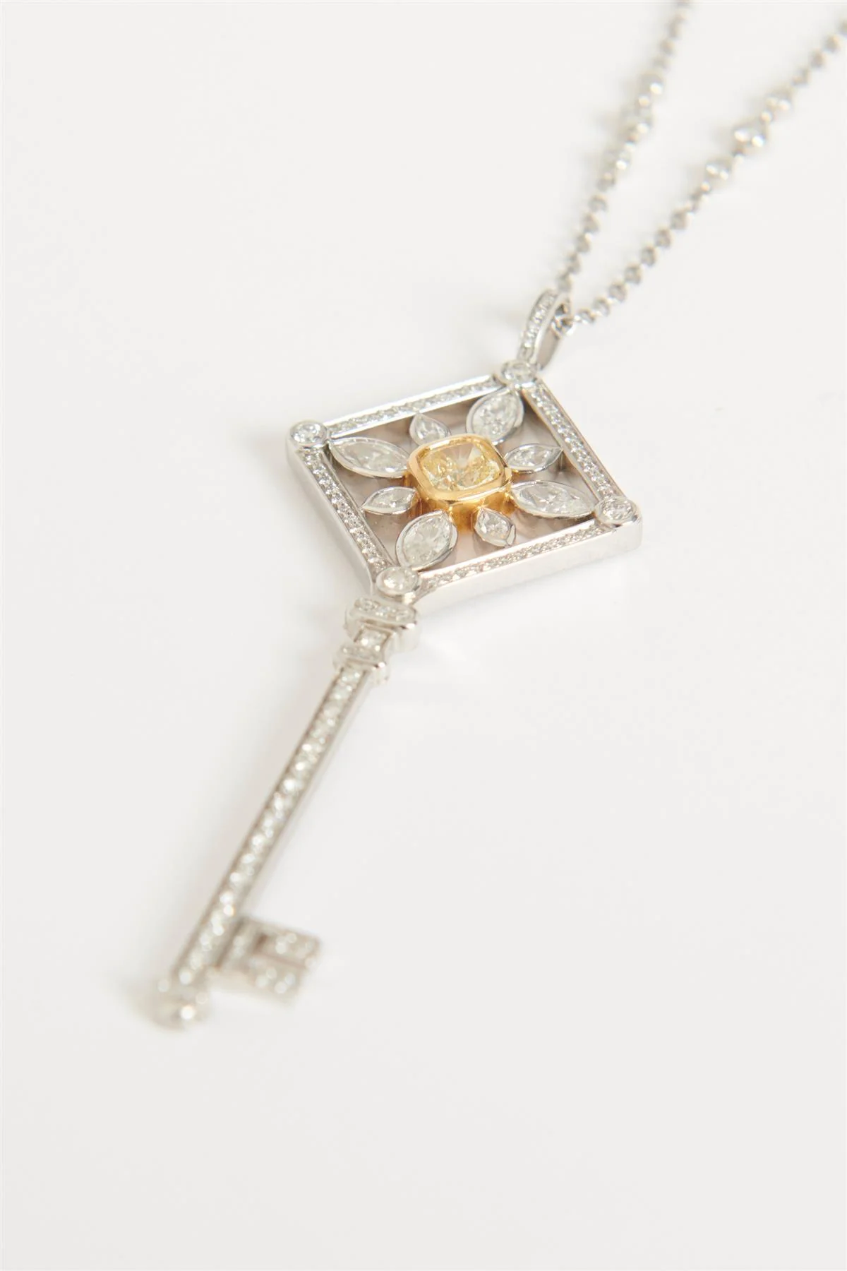 TIFFANY & CO. KALEIDOSCOPE 18K WHITE GOLD AND DIAMOND NECKLACE - Image 3