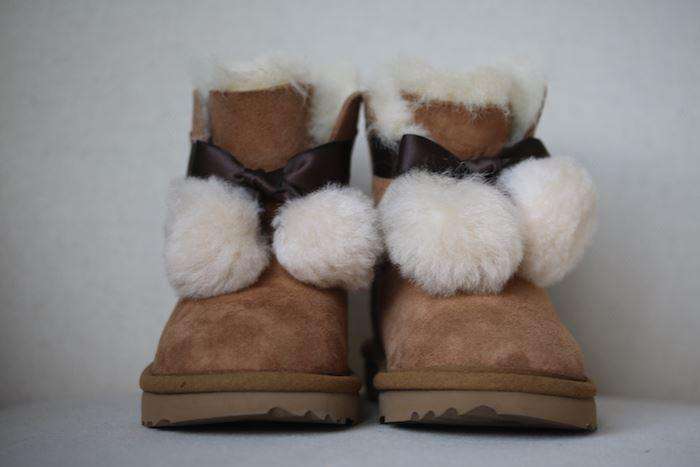 UGG KIDS CHESTNUT BROWN GITA CLASSIC BOOTS EU 25 UK 7 - Image 3