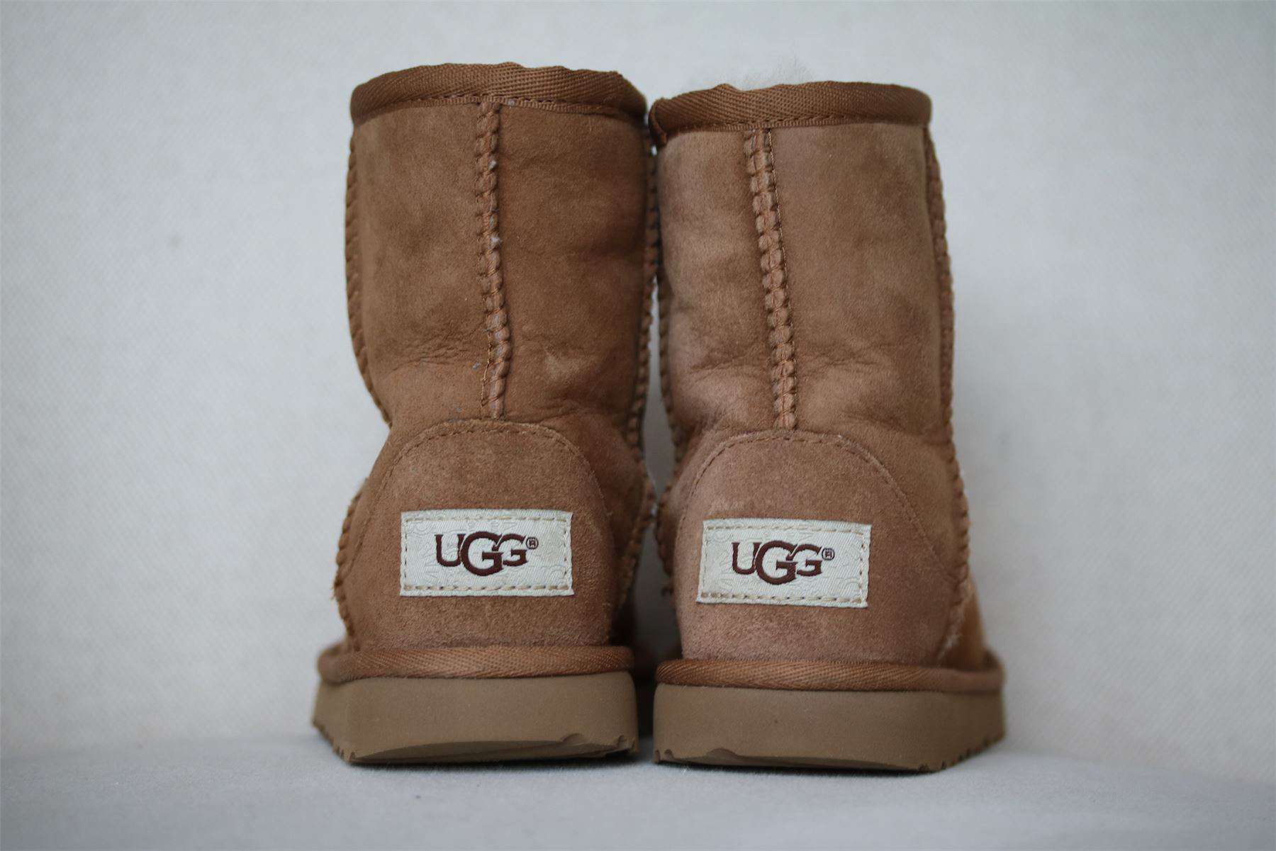 UGG KIDS CLASSIC CHESTNUT SHEEPSKIN BOOTS EU 25 UK 8 - Image 3