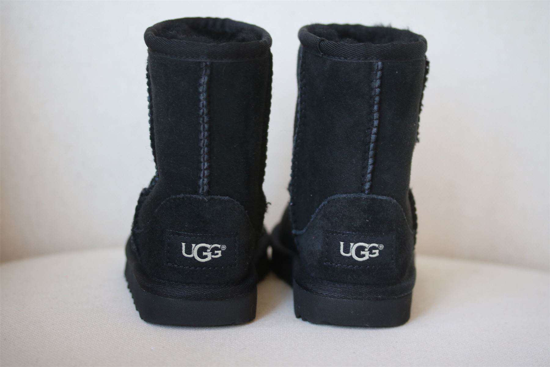 UGG KIDS CLASSIC II SHORT BLACK BOOTS EU 23.5 UK 6 - Image 3