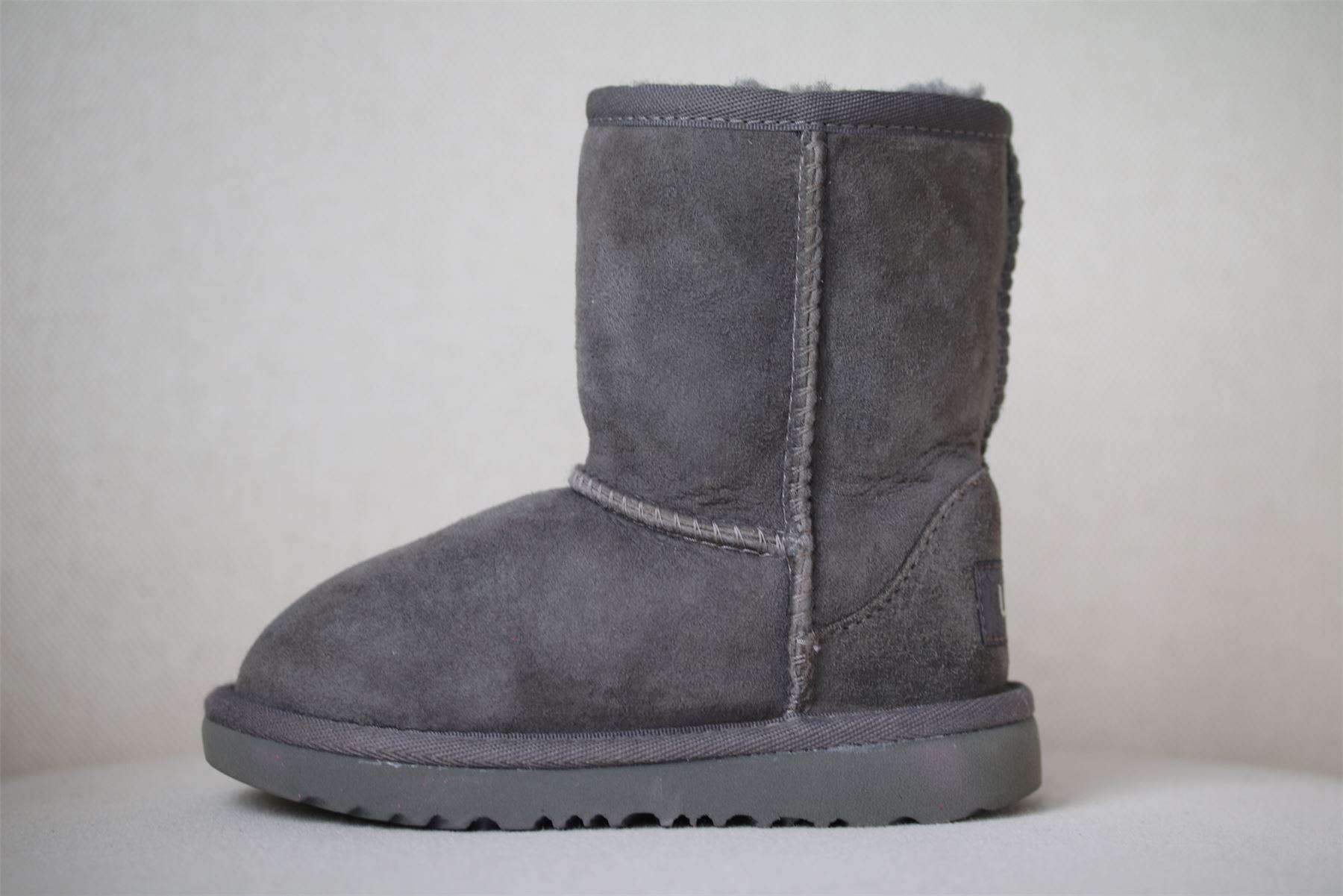 UGG KIDS CLASSIC II SHORT GREY BOOTS EU 25 UK 7
