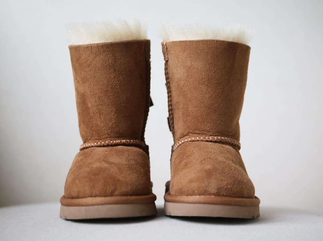 UGG KIDS GIRLS BAILEY SHEEPSKIN BOW BOOTS EU 22.5 UK 5 - Image 3