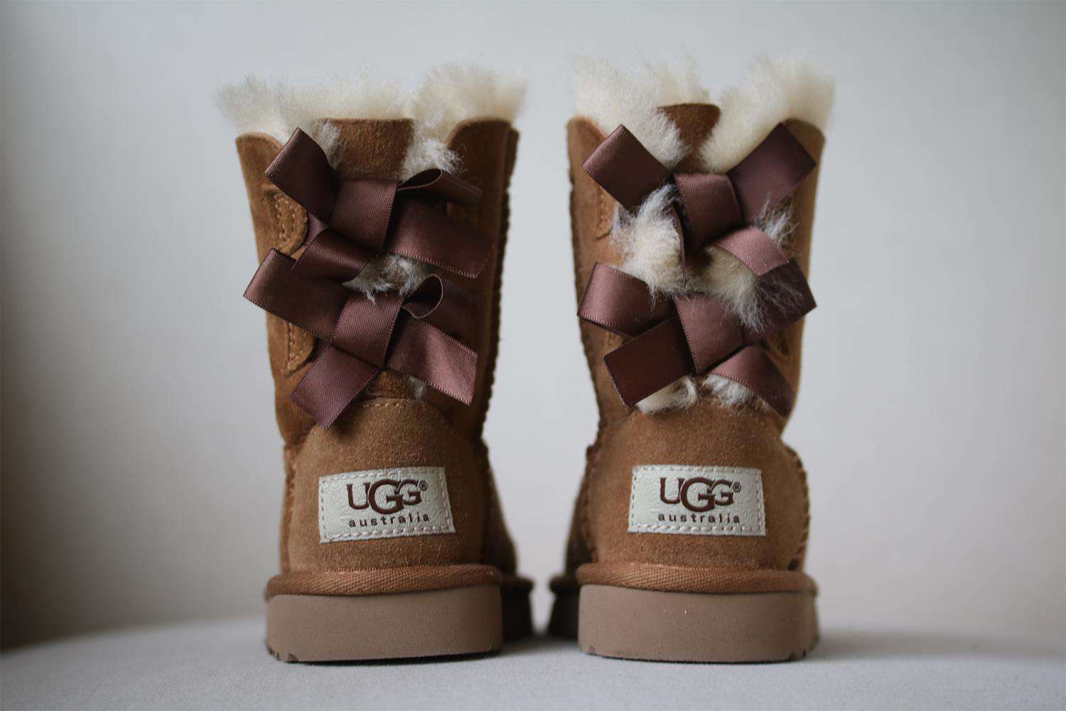 UGG KIDS GIRLS BAILEY SHEEPSKIN BOW BOOTS EU 22.5 UK 5 - Image 4