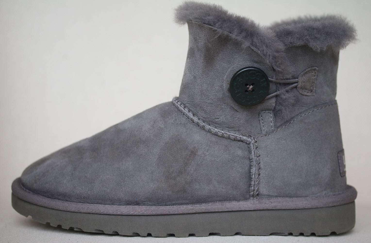 UGG MINI BAILEY BUTTON BOOTS EU 38 UK 5.5 US 7 - Image 4