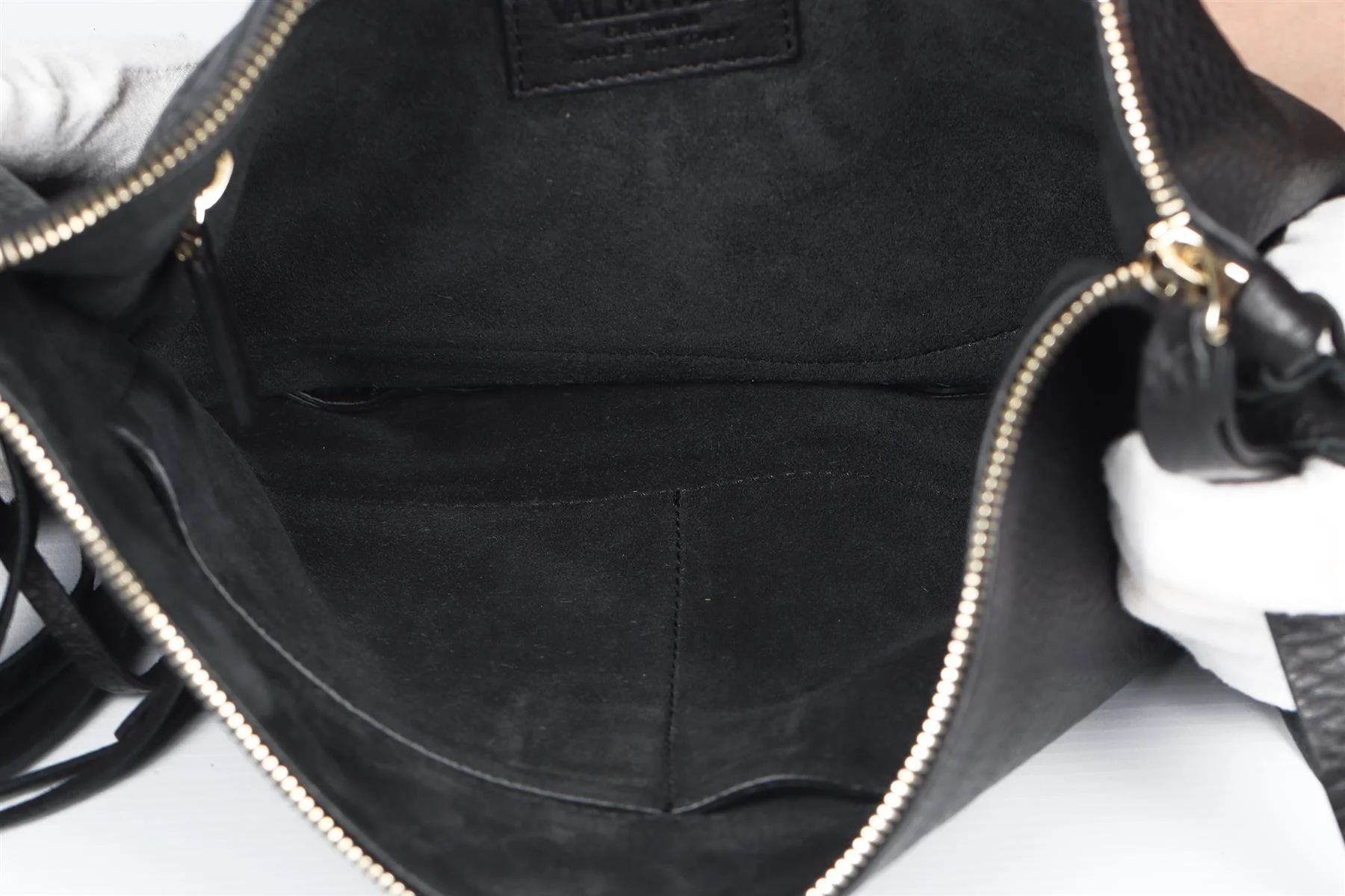 VALENTINO GARAVANI BLACK LEATHER CLUTCH - Image 12