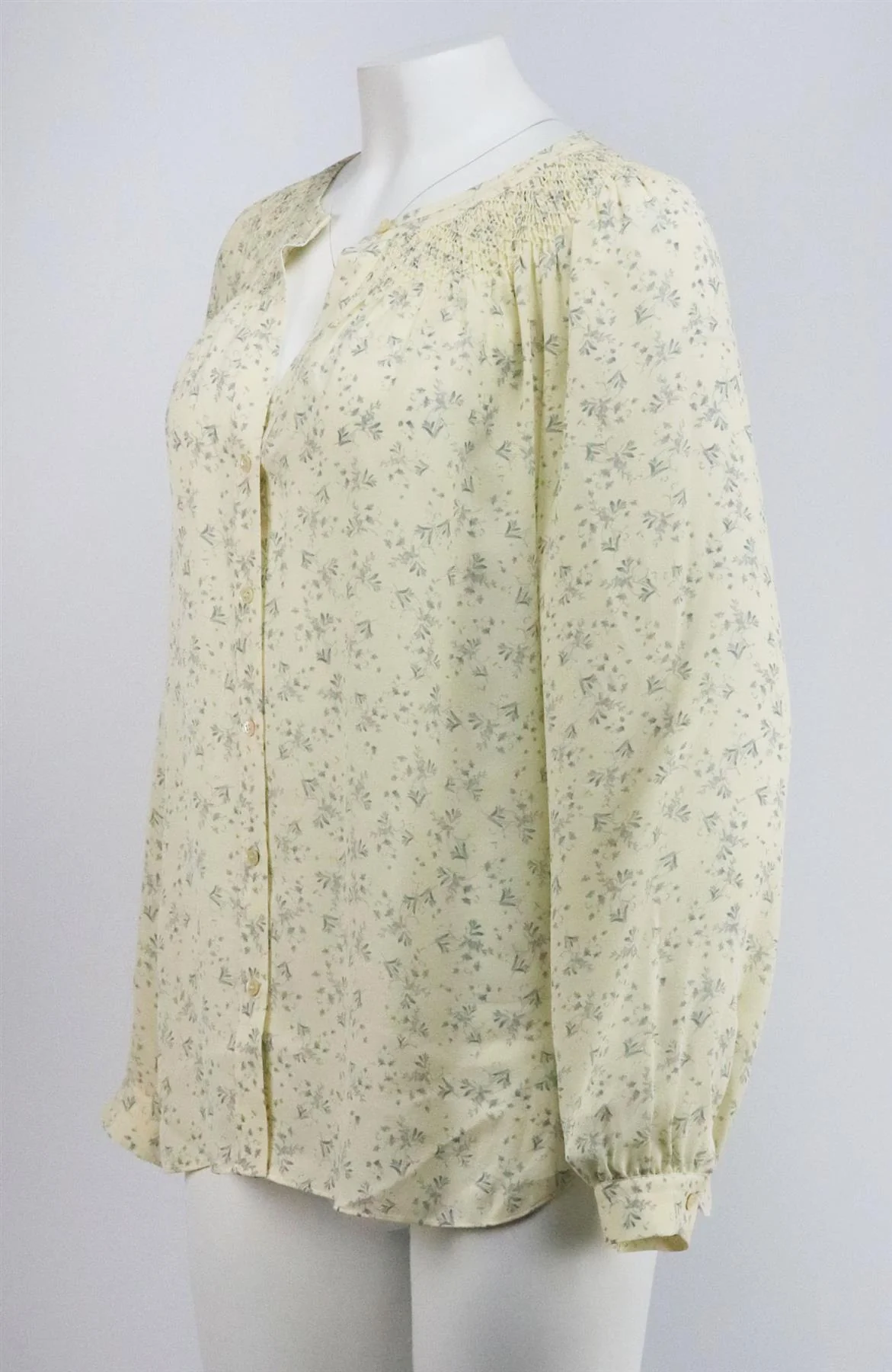 VINCE SMOCKED FLORAL PRINT SILK TOP MEDIUM - Image 3