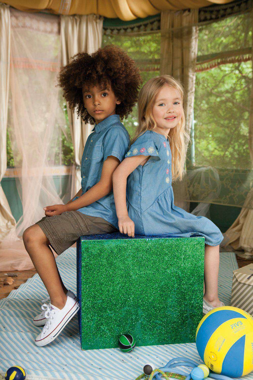 WILD & GORGEOUS GIRLS CHAMBRAY DRESS 4-5 YEARS