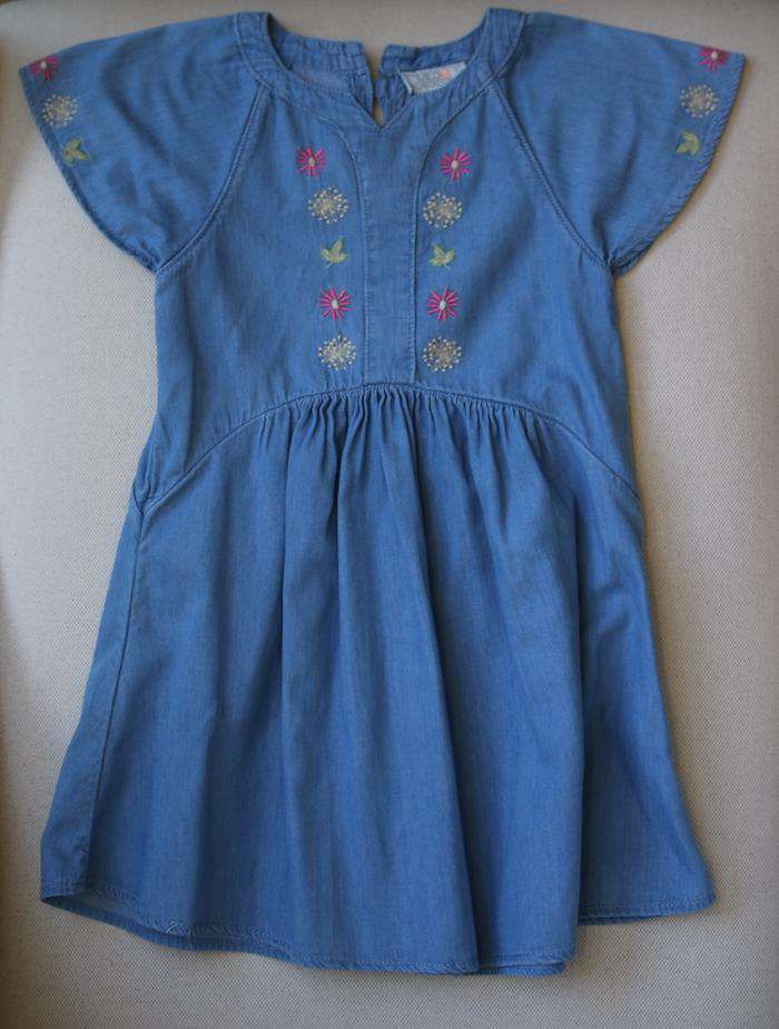 WILD & GORGEOUS GIRLS CHAMBRAY DRESS 4-5 YEARS - Image 2