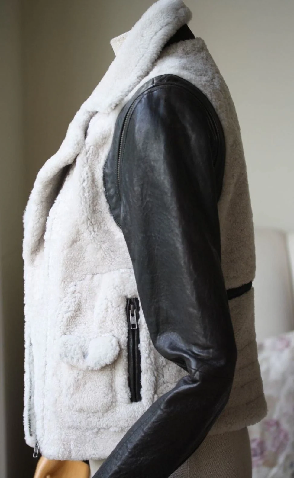 YIGAL AZROUEL DETACHABLE LEATHER SLEEVE SHEARLING JACKET US 6 UK 8 - Image 11