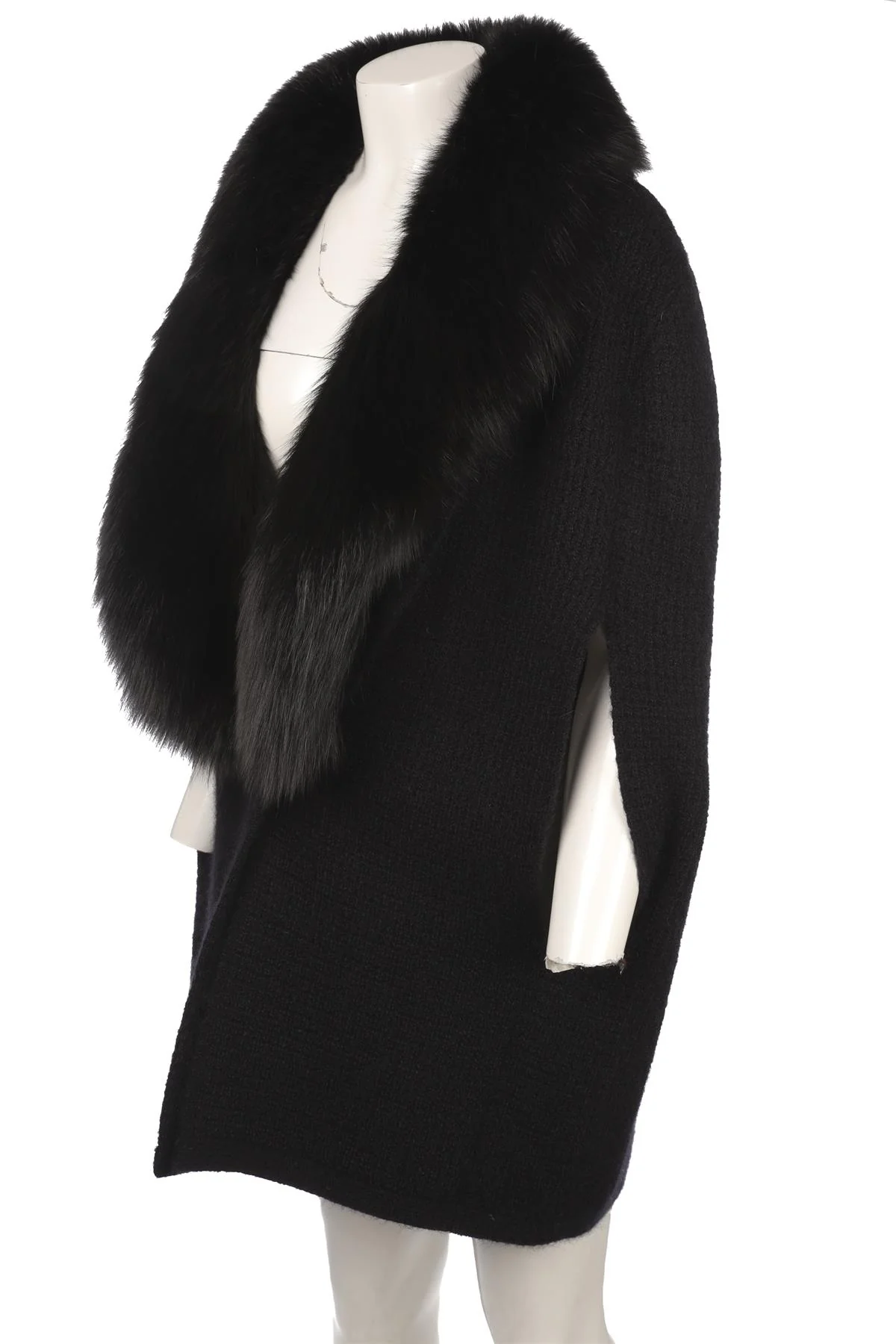 YVES SAINT LAURENT BLACK 2012 FOX FUR AND MOHAIR CAPE MEDIUM - Image 3