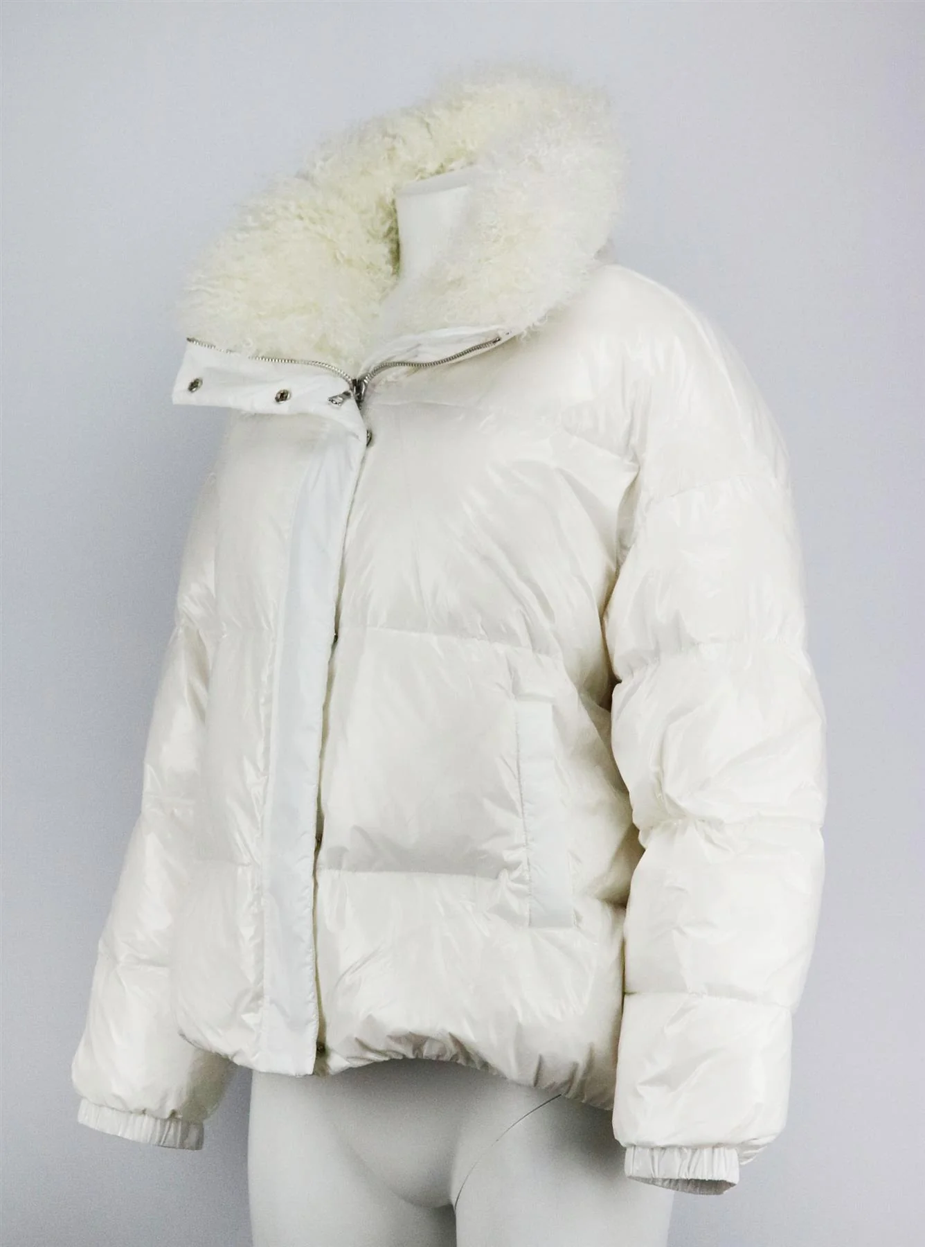 YVES SALOMON SHEARLING TRIMMED QUILTED DOWN JACKET FR 40 UK 12 - Image 4